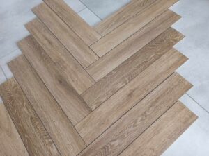 Drewno HONEY chevron  rektyfikowane MATT 9,5X60 gat I