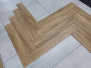 Drewno Rustic HONEY chevron rektyfikowane MATT 9,5X60 gat I