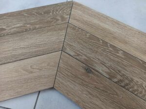 Drewno HONEY chevron prawy/lewy rektyfikowane MATT 9,5X60 gat I