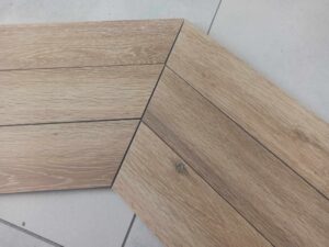Drewno BEIGE chevron prawy/lewy rektyfikowane MATT 9,5X60 gat I