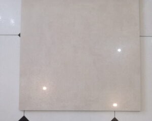 EMIGRES METROPOLI BEIGE LAPPATO 79x79 gatunek I